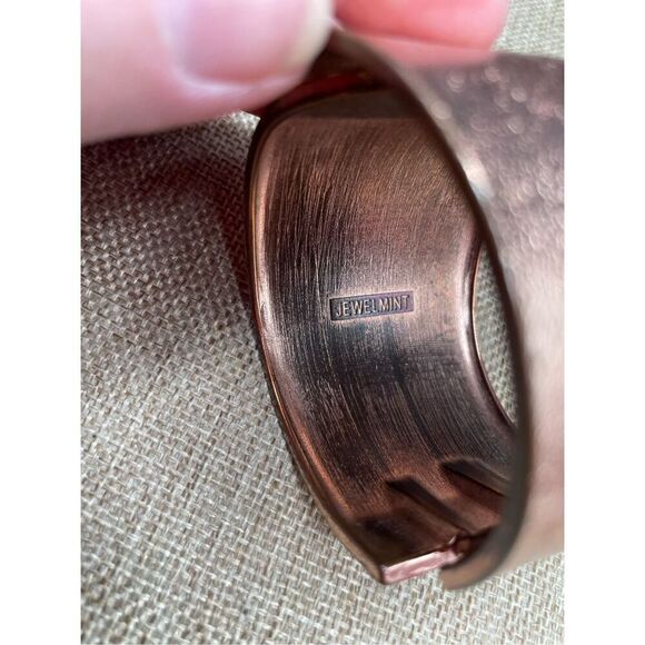 JewelMint Vintage Copper Clamper Bracelet Mid Century Copper Hinged Cuff Bracele - Picture 3 of 8